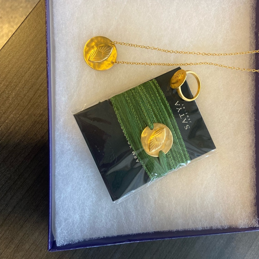 Satya jewelry set necklace, ring and bracelet